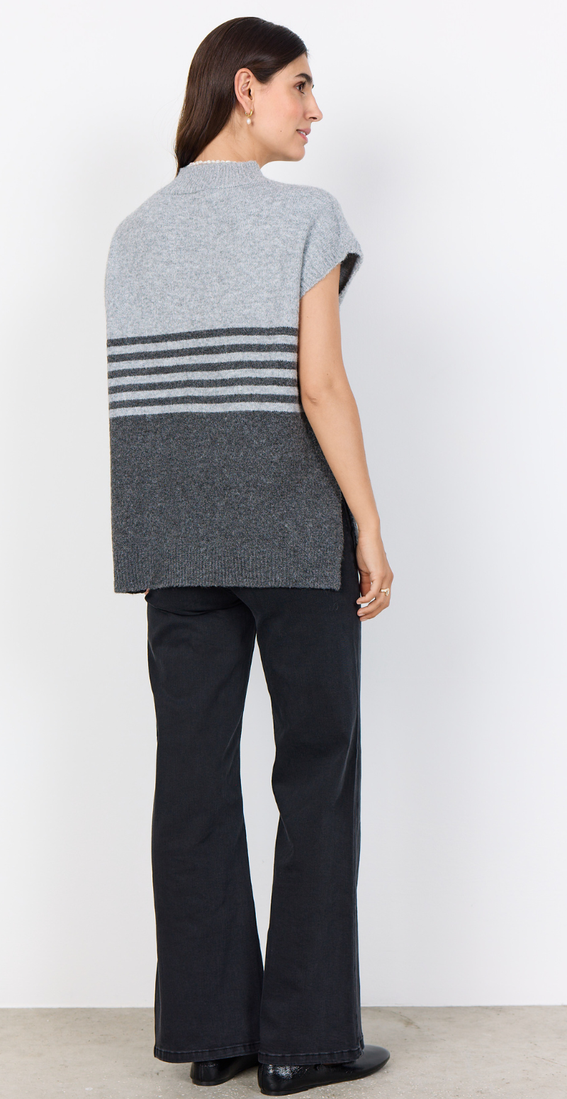 Liv – Tofarvet Uldvest i Blød Kvalitet