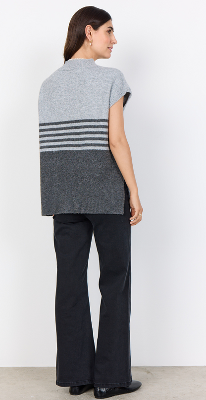 Liv – Tofarvet Uldvest i Blød Kvalitet