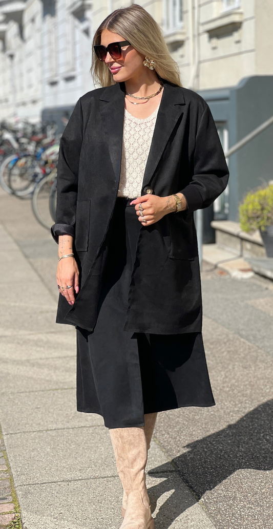 Maren – Kort Frakke i Elegant Ruskindslook