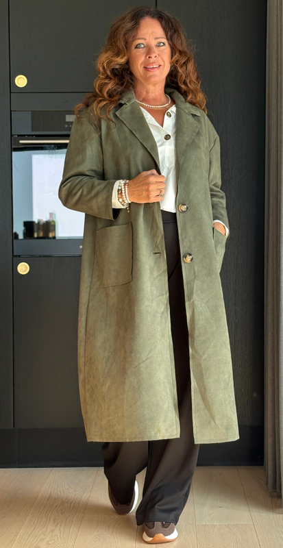 Ingrid – Lang Frakke i Elegant Ruskindslook