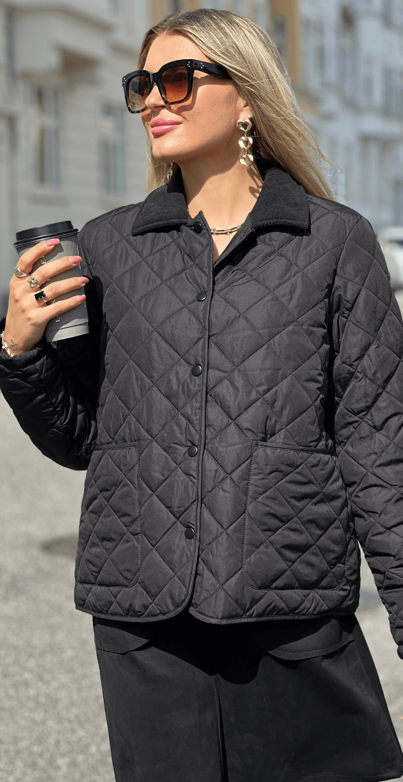 Astrid - Elegant Quiltet Overgangsjakke