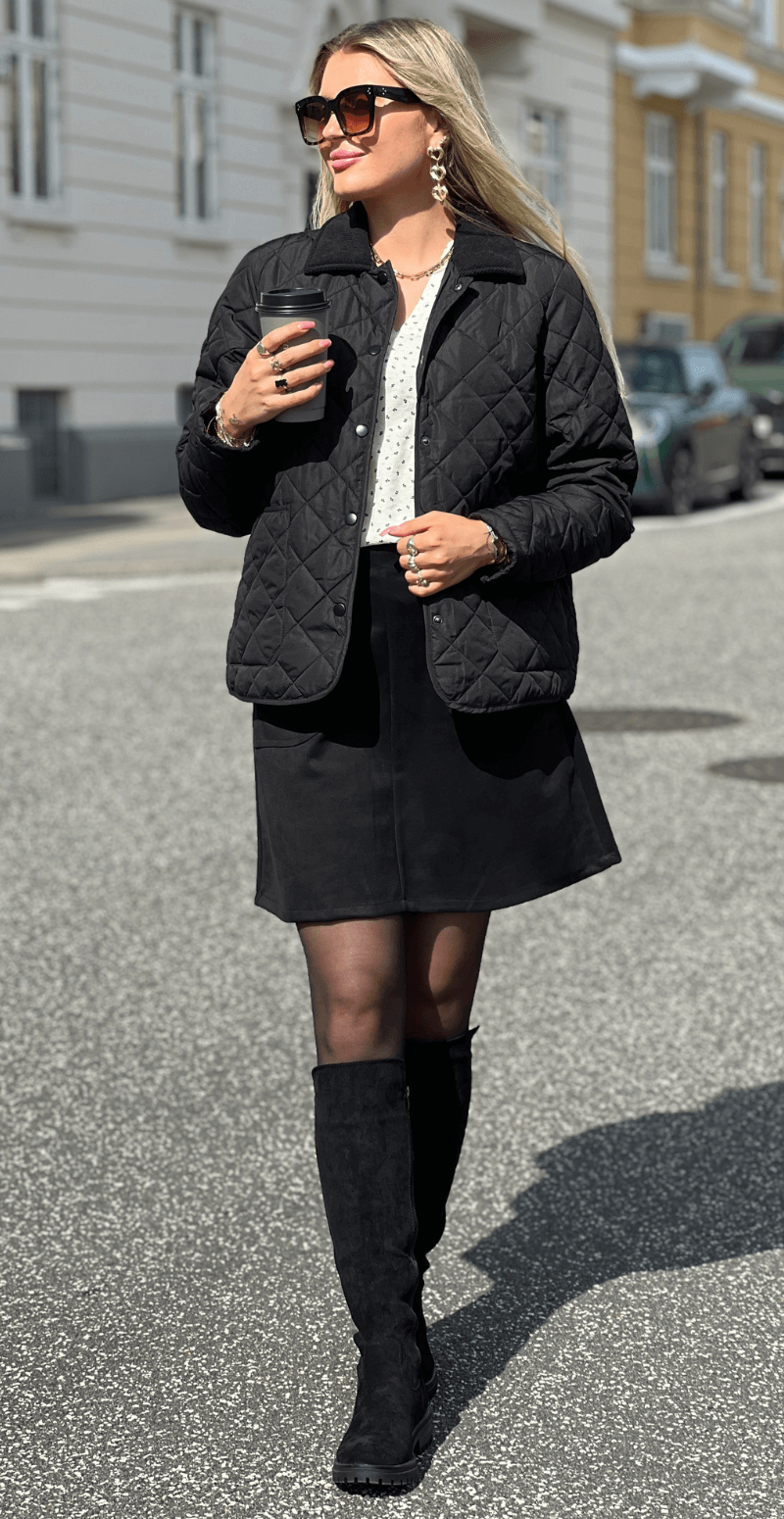 Astrid - Elegant Quiltet Overgangsjakke