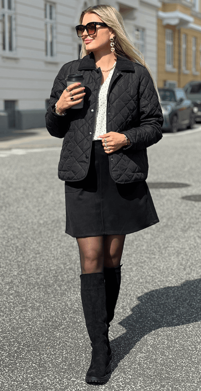 Astrid - Elegant Quiltet Overgangsjakke