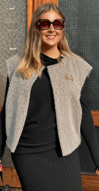 Melvine – Strikket Kjolesæt med Vest