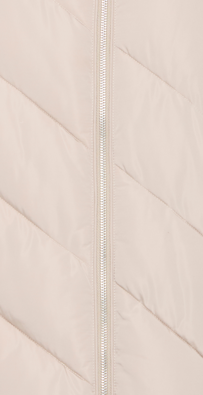 Astrid – Beige Vinterjakke med Elegant Quiltning