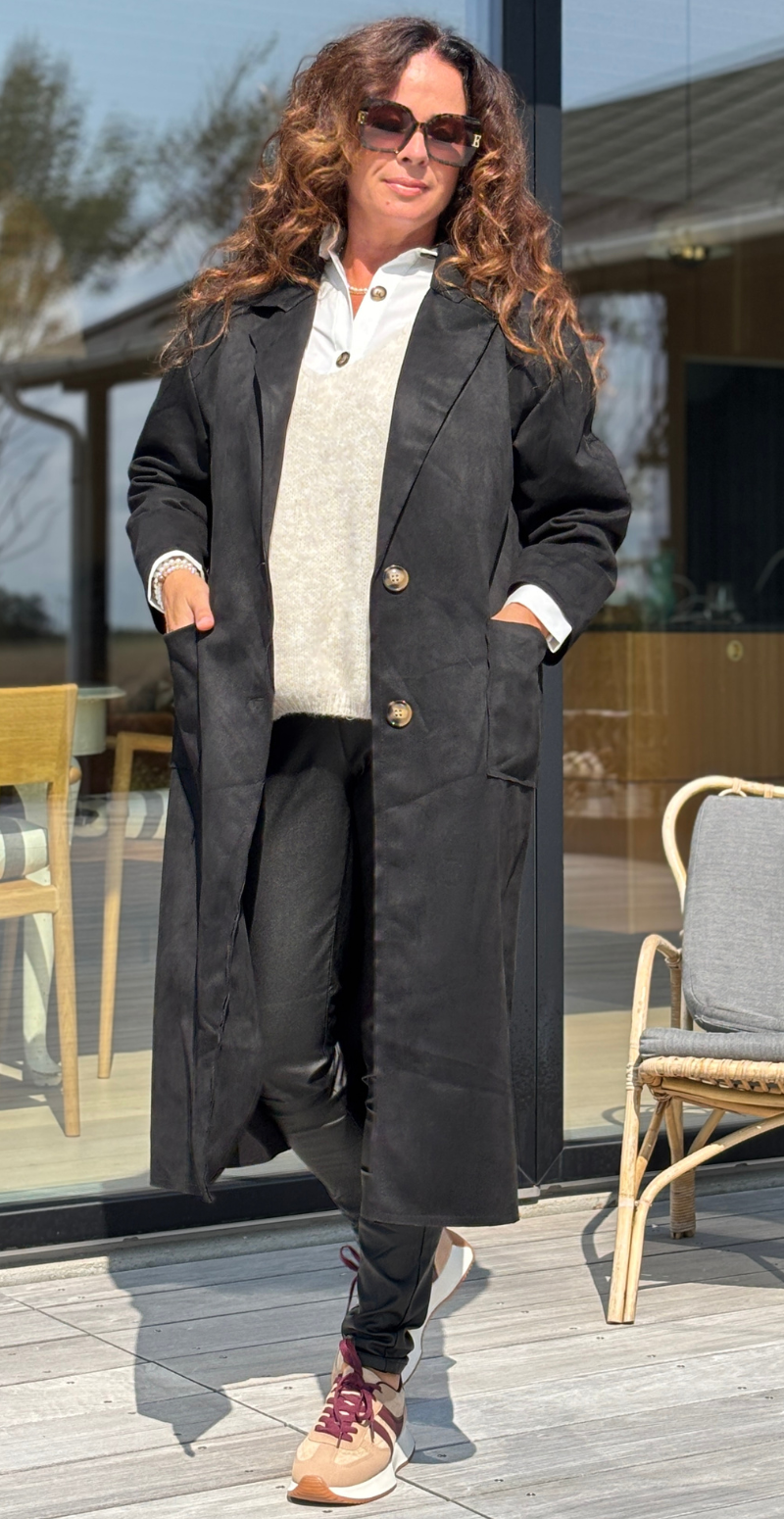 Ingrid – Lang Frakke i Elegant Ruskindslook