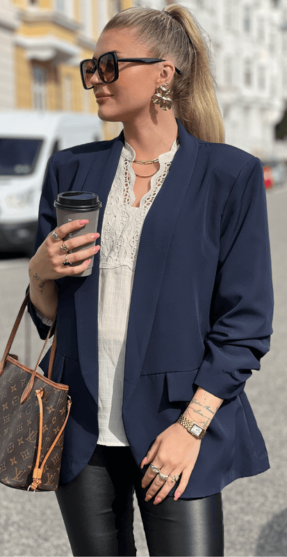 Amalie – Let Sort Blazer med Afslappet Pasform