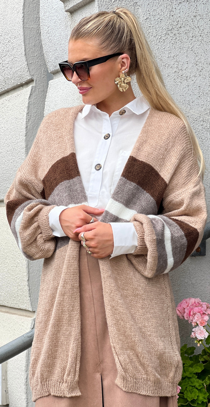 Sanna – Farverig, blød cardigan