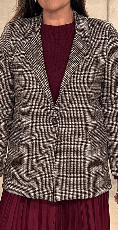 Karla – Ternet Blazer i Klassisk Snit