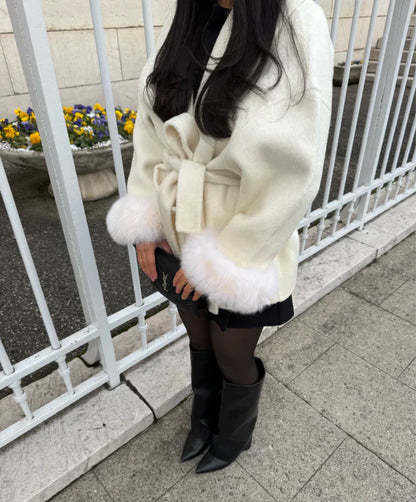 Éclat™ – Elegant Uldfrakke med Pelsdetaljer