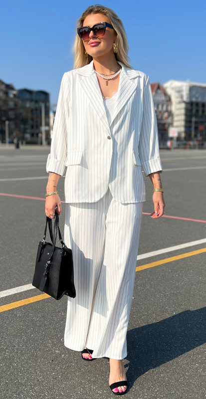 Solveig – Elegant Stribet Sæt